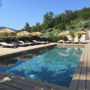 Tricoli Hotel