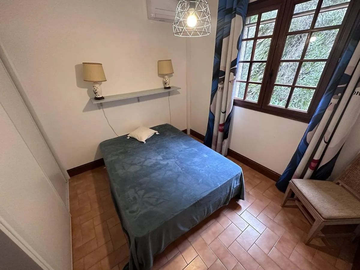 Apartment Location Familiale Aux Issambres : T4 Avec Piscine Partagee, Clim, A 350M De La Mer - Fr-1-768-38 Les Issambres